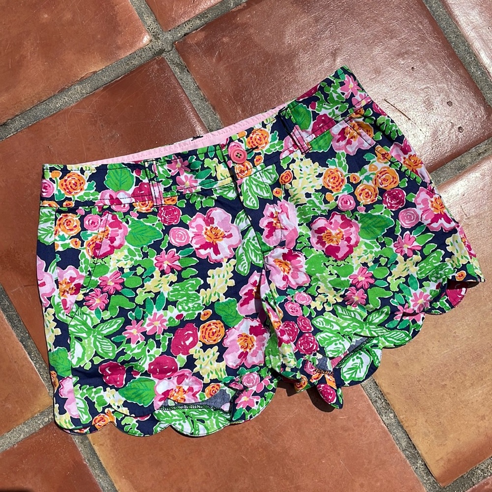 Lilly Pulitzer scalloped shorts